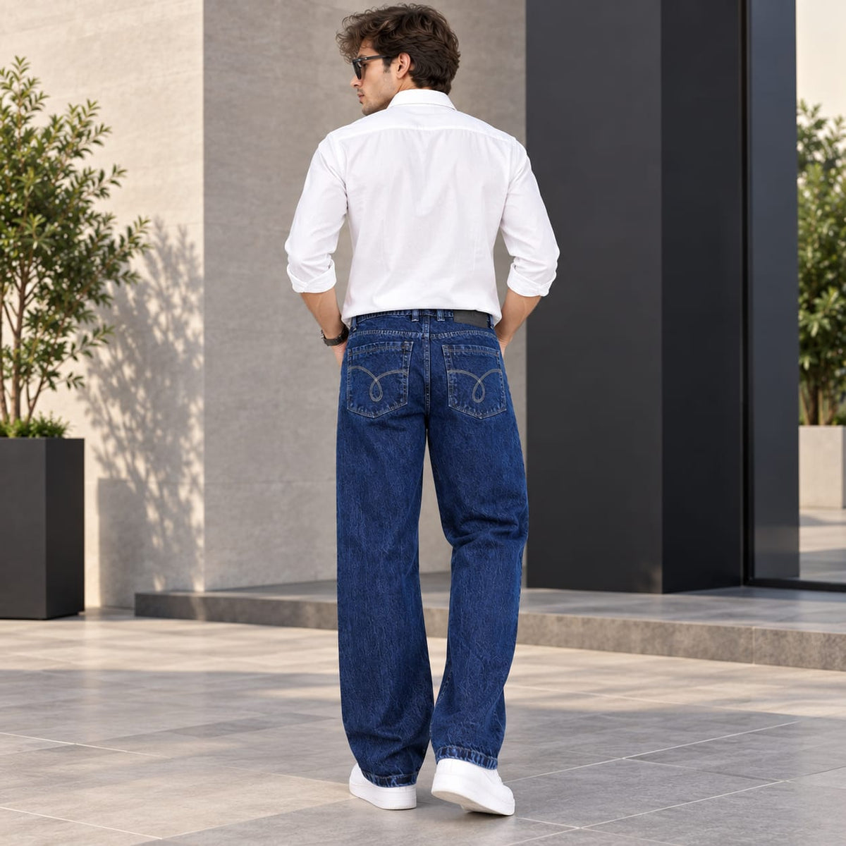 Men’s Mid-Wash Textured Blue Loose Fit Denim Jeans